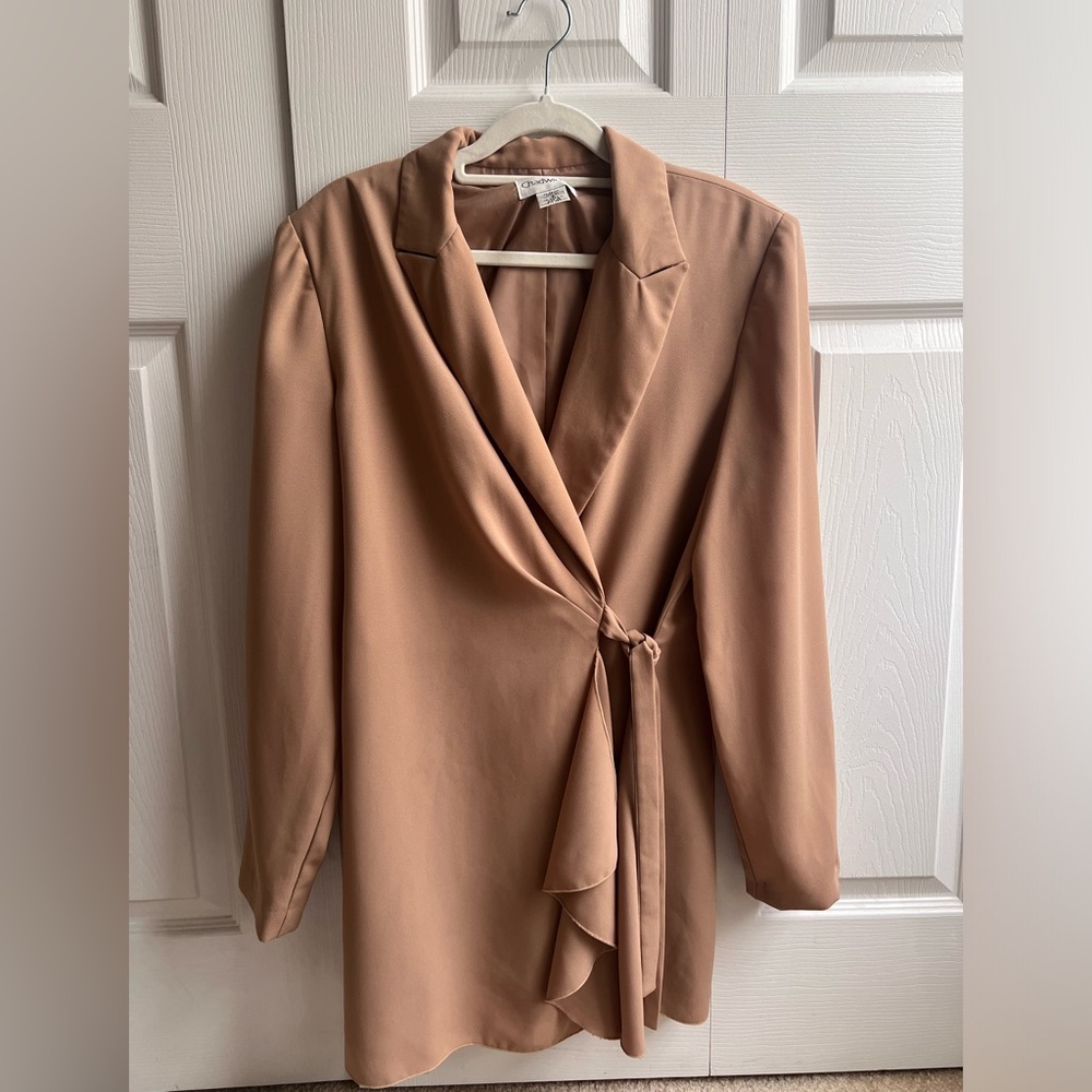 Beige Tie Waist Blazer Size 12